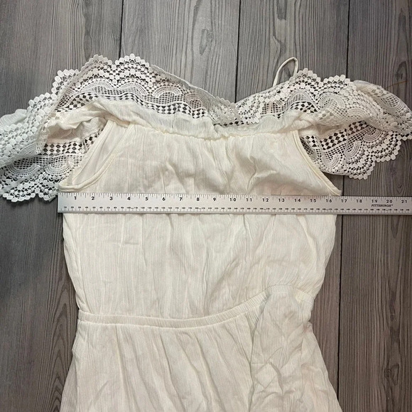 NWT Charlotte Russe Women's Blouson Dress L White Cold-Shoulder Sleeves Pullover - Picture 4 of 6